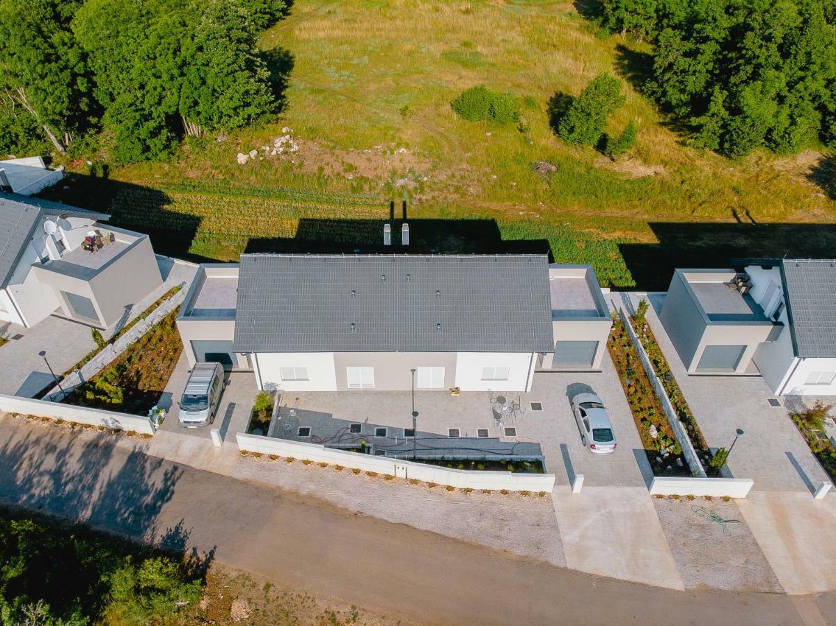 Degenia Velebitica Villa Lovinac  Екстериор снимка